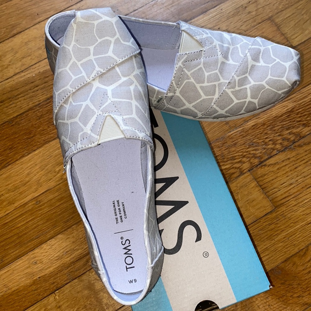 Tom’s Giraffe Print Shoes